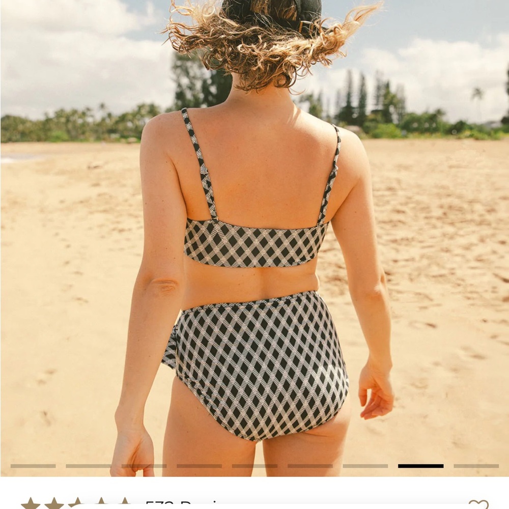 Black and White High-Waisted Bikini with Geometric Pattern - Picture 3 of 3